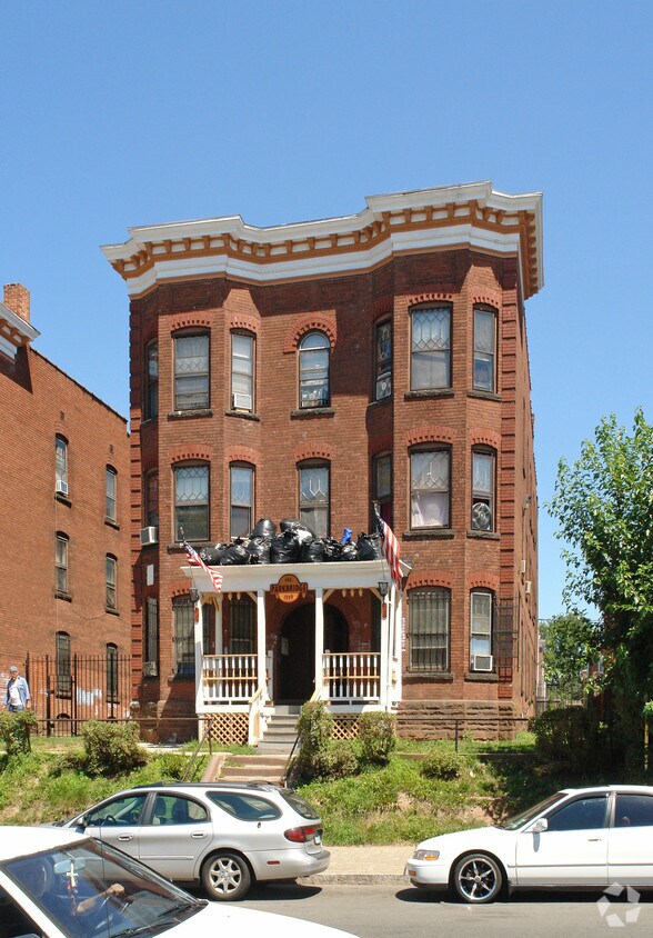 Foto del edificio - 896-898 Park St