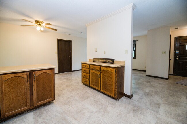 Building Photo - 3301 Lance Dr