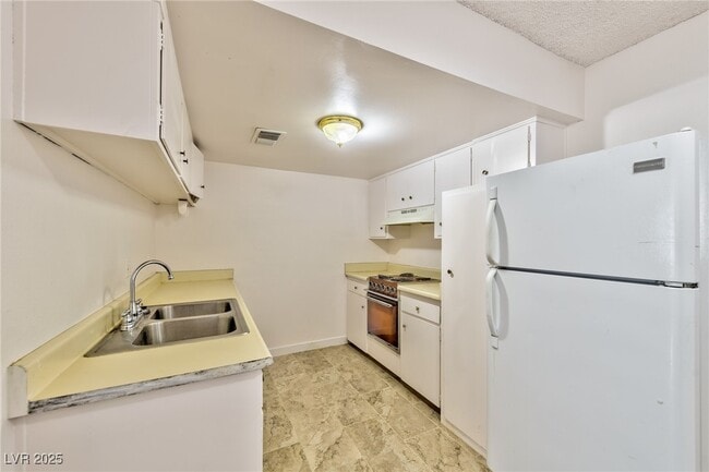 Foto del edificio - 3821 Daisy St