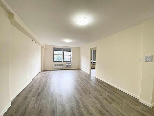 Primary Photo - 1 bedroom in Bronx NY 10463