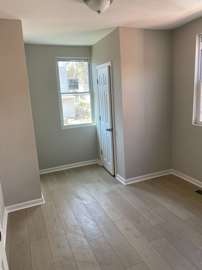 Building Photo - Large 3 bedroom in Germantown