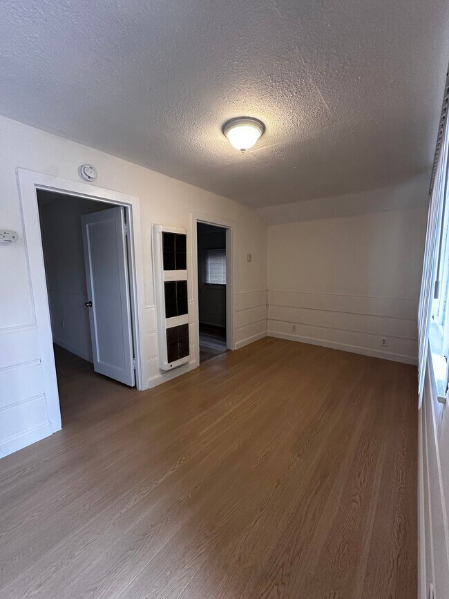 Foto del edificio - 722 S Magnolia Ave