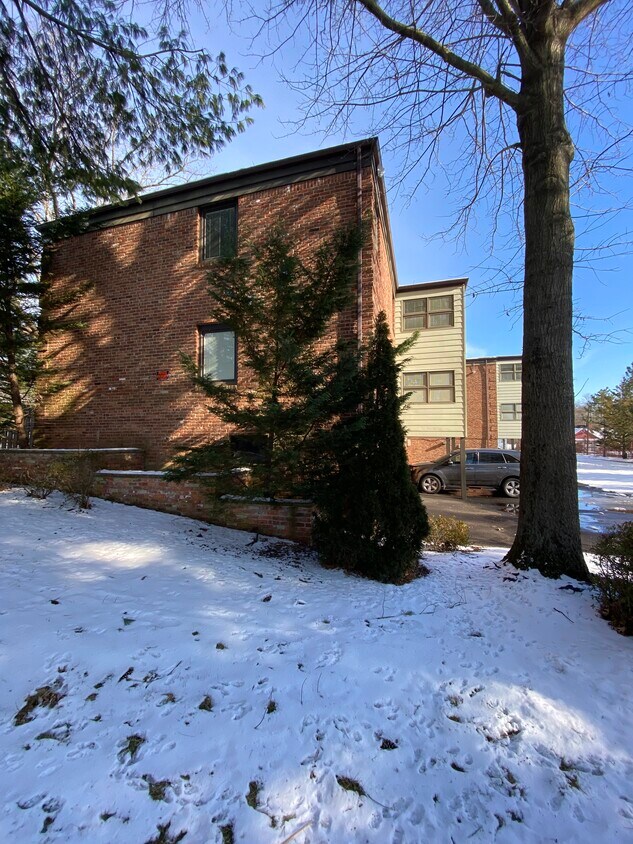 Primary Photo - 57 Morgan Ln