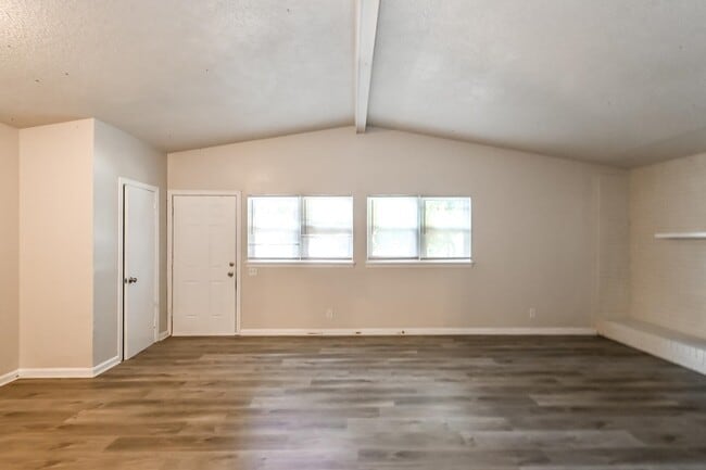 Building Photo - 4864 Peace St