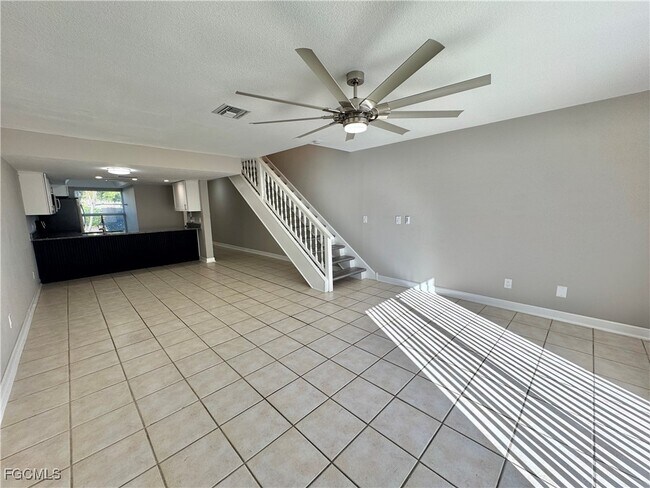 Foto del edificio - 4641 SW Santa Barbara Pl