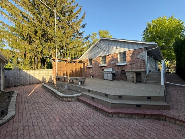 Foto del edificio - 522 Lilac Ct