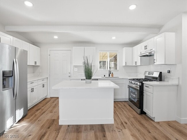 Building Photo - 608 Stanford St