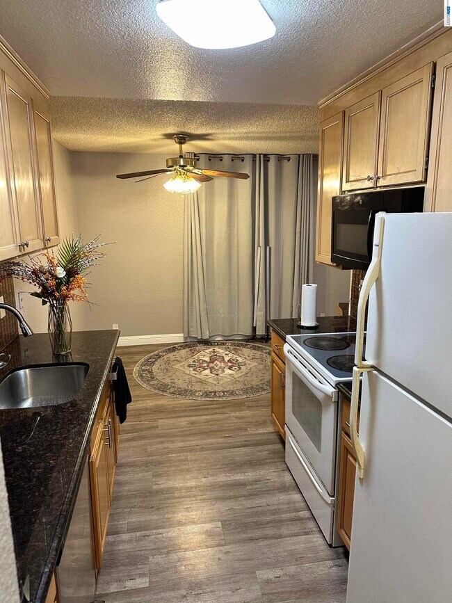 Foto del edificio - 725 Auburn Pl