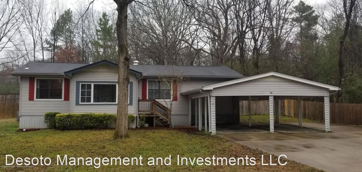 Primary Photo - 4 br, 2 bath House - 766 Thunderbird S