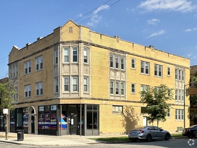 Building Photo - 3533 W Fullerton Ave