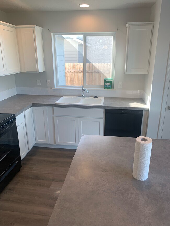 Foto del edificio - 16895 Chambers Way