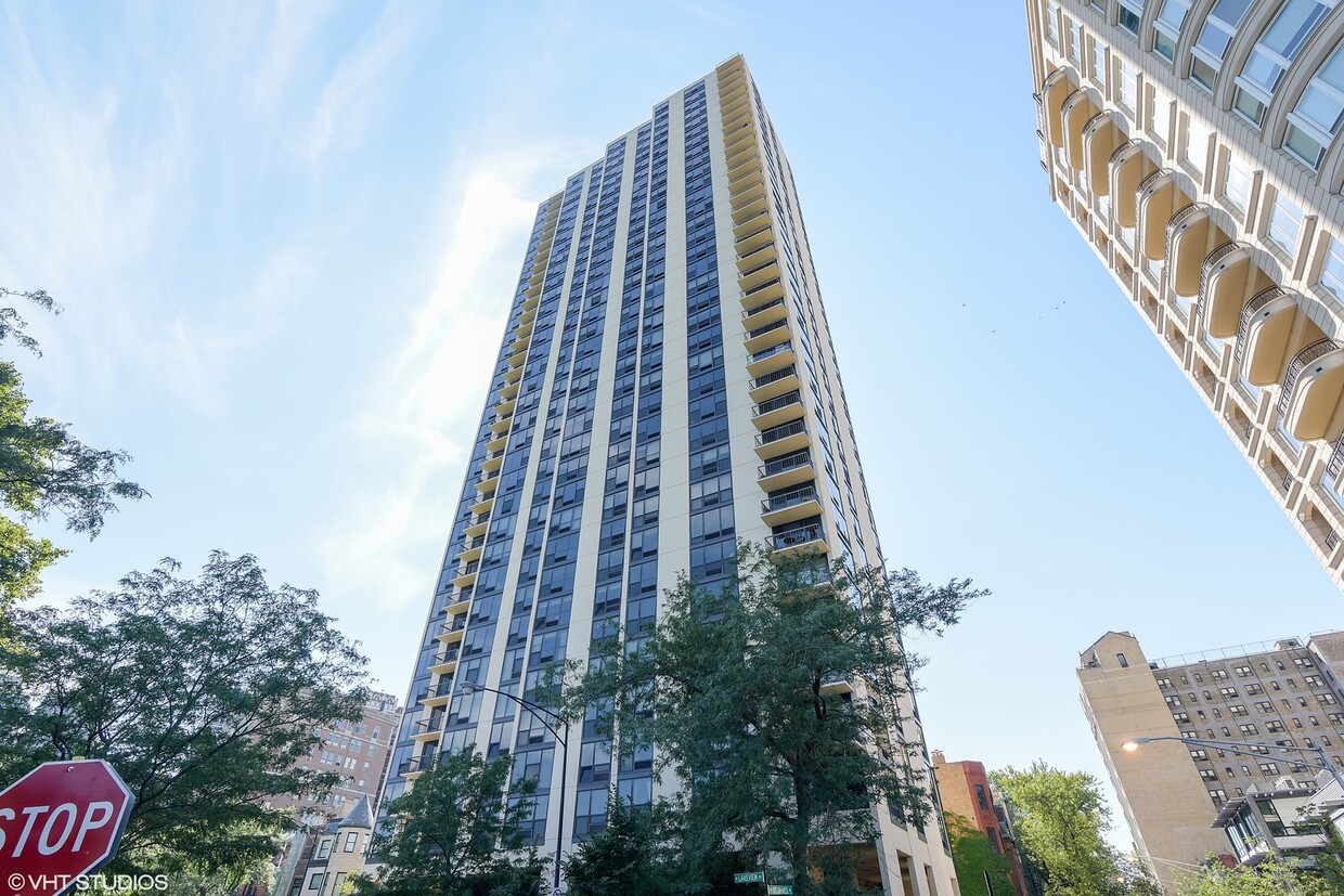Primary Photo - 2500 N Lakeview Ave