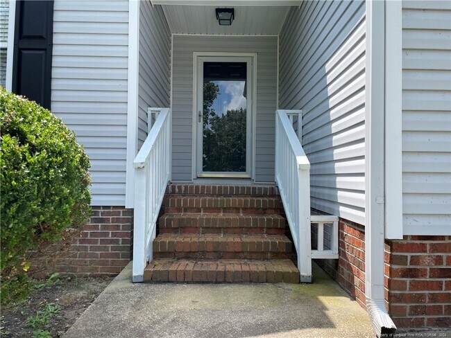 Foto del edificio - 306 Hawthorn Dr