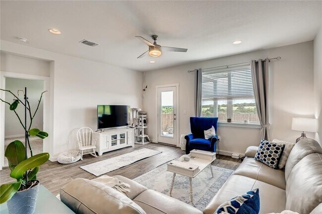 Foto del edificio - 13401 Baileyfield Dr