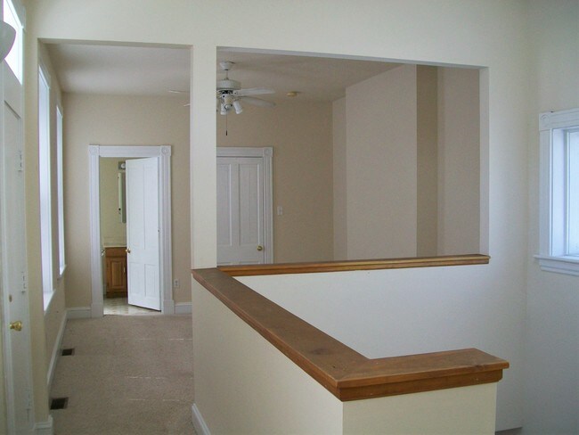Building Photo - 2510 E Marshall St