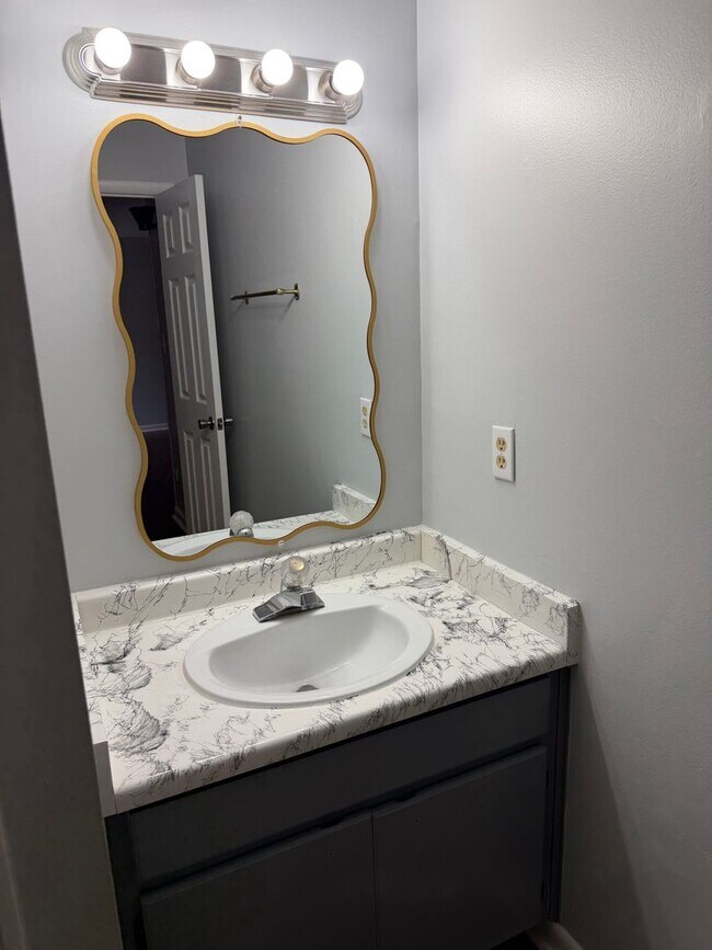 Foto del edificio - Relax and Enjoy Lake Royale!