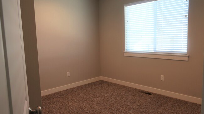 Foto del edificio - 1099 S New Oak Ln