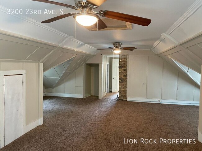 Building Photo - Exceptional Four Bedroom Luxury