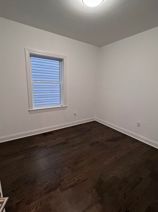 14 Stevens Ave Unit 2, Jersey City, NJ 07305 Room for Rent in Jersey