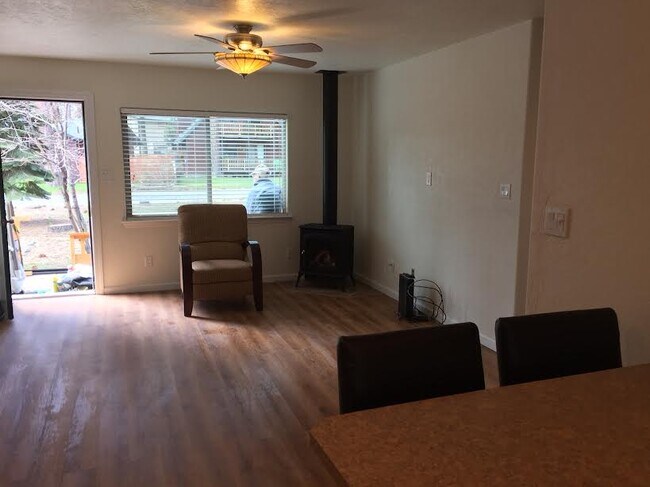 Foto del edificio - 2191 Dunlap Dr