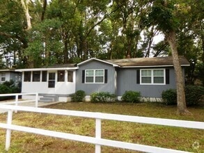 Building Photo - 1668 Pepper Dr