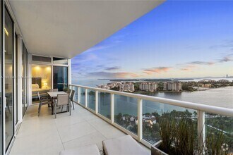 Building Photo - 100 South Pointe Dr