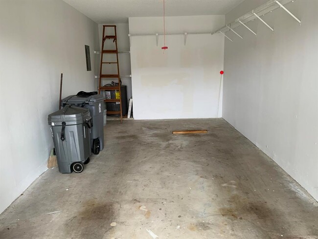 Building Photo - 8640 Sunbird Pl