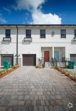 Building Photo - 766 SW 12th St