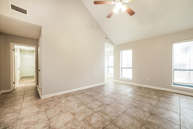 Building Photo - 4381 Crescent Park Dr