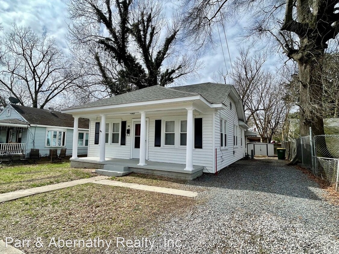 3 br, 1 bath House 306 S. 12th Avenue House Rental in Hopewell, VA
