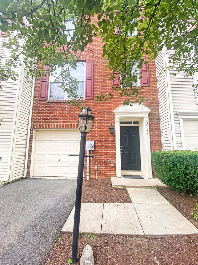 123 Pittman Ct, Stephens City, VA 22655 Townhome Rentals in Stephens