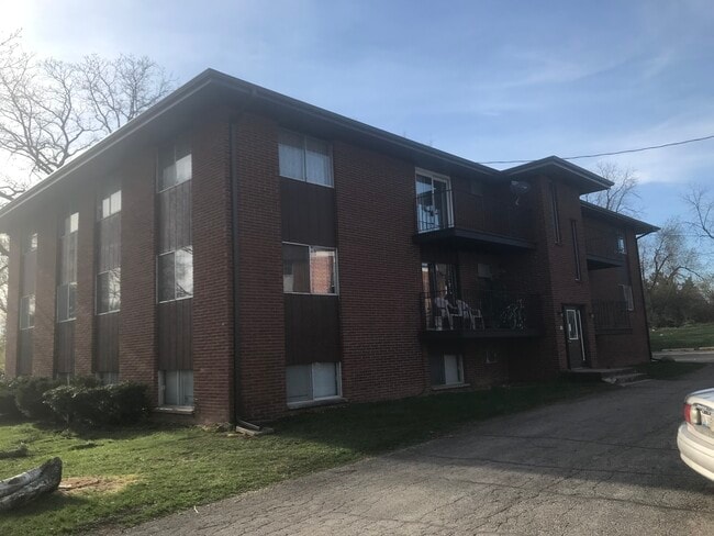 Building Photo - 3518 Green Dale Dr