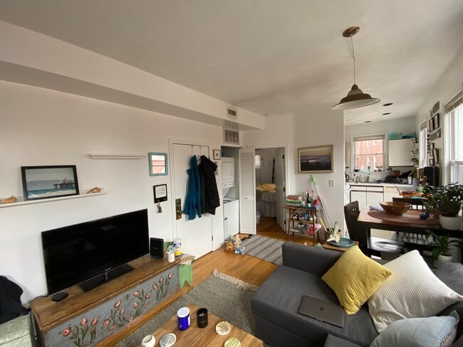 Foto del edificio - 25 Hanover Ave