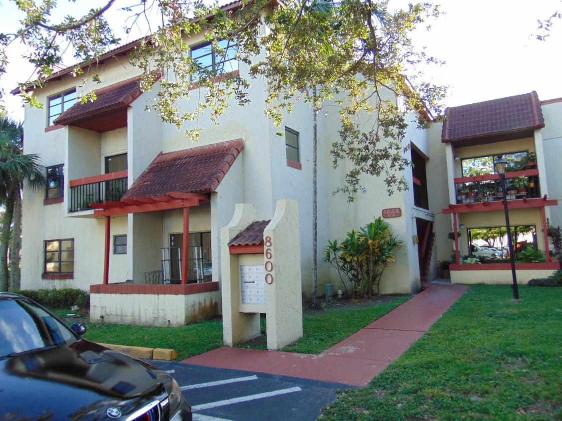 Building - 8600 SW 149th Ave