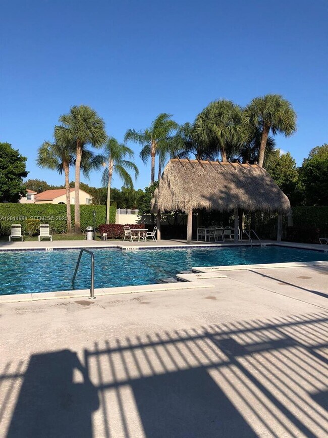 Foto del edificio - 10813 NW 3rd Ct