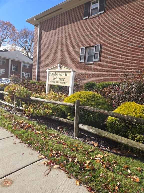 Foto del edificio - 25 Arlington Rd