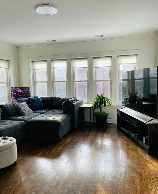 Foto del edificio - 3541 N Lowell Ave