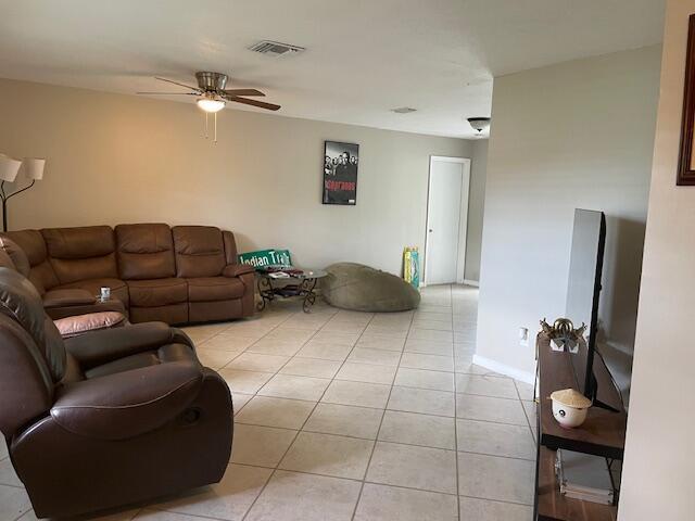Building Photo - 251 Las Palmas St