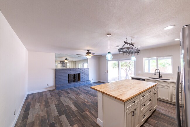 Foto del edificio - 2607 S Jentilly Ln