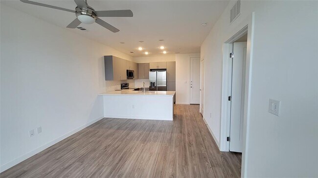 Foto del edificio - 4801 Springdale Rd