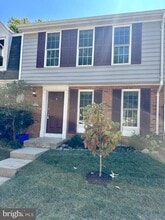 Building Photo - 9165 Forest Lawn Ct