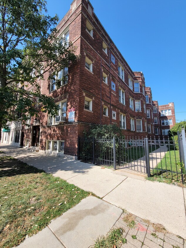 Primary Photo - 944 W Cuyler Ave