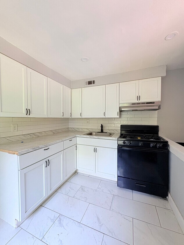 Foto principal - 95 Rock Creek Rd