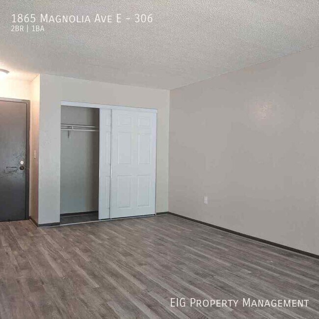 Building Photo - Available 10/22/2024