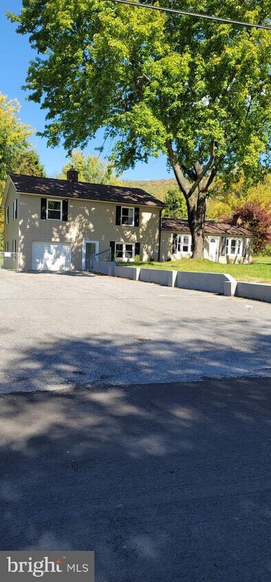 Foto principal - 8858 Hawbottom Rd