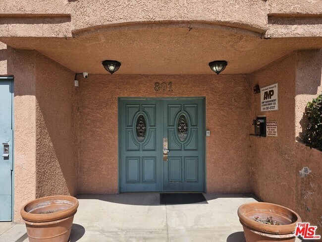 Foto del edificio - 801 Lorraine Blvd
