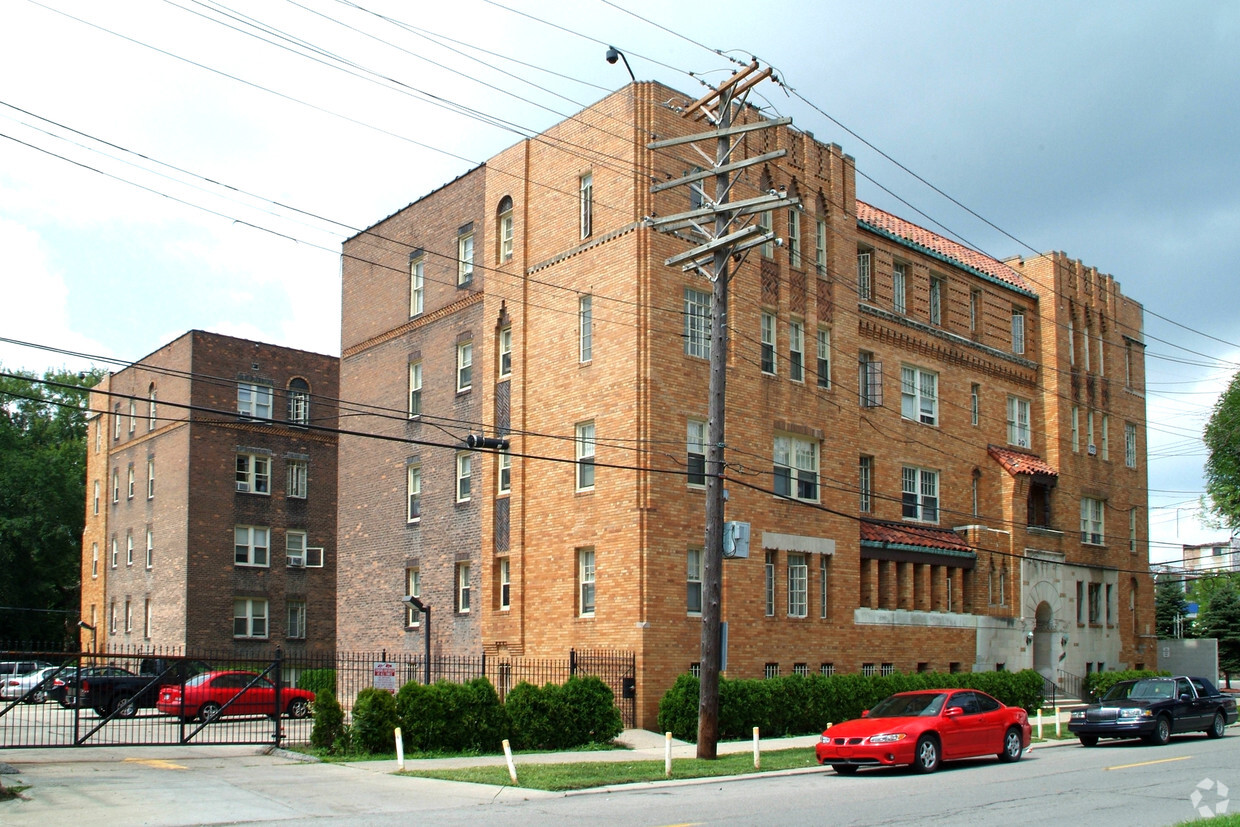 Primary Photo - Windmill Pointe Manor