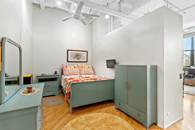 Building Photo - 601 Linden Pl