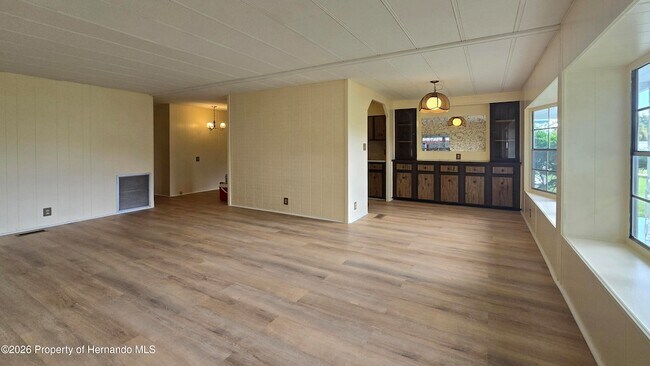 Foto del edificio - 7393 Fairlane Ave