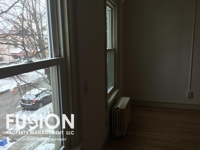 Building Photo - 27 Converse Ct